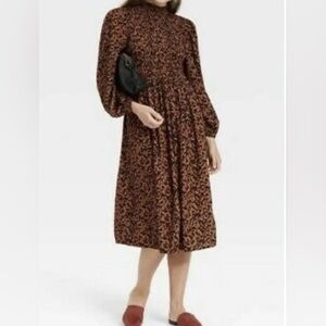 NWOT 🤎A New Day smocked chest long sleeve floral dress! Size small